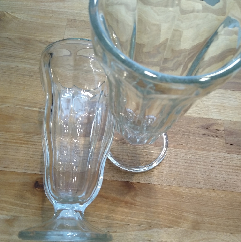 Set of 2 Soda Malt Sundae Glasses Shakes Parfait - Picture 1 of 8